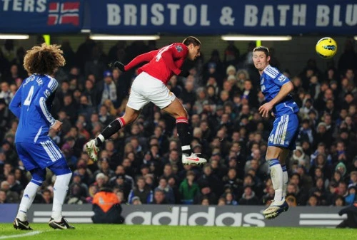 Chelsea chia điểm Quỷ đỏ trong cơn mưa bàn thắng tại Stamford Bridge