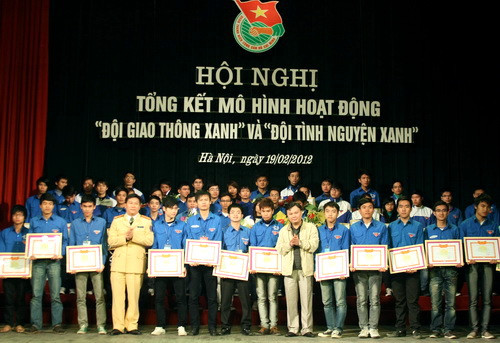 Thành Đoàn Hà Nội vinh danh thanh niên tình nguyện xanh ảnh 1 Thành Đoàn Hà Nội vinh danh thanh niên tình nguyện xanh ảnh 1