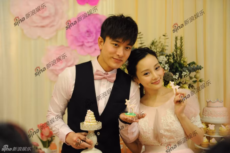 Lý Tiểu Lộ rạng ngời trong bữa tiệc mừng 100 ngày của con gái ảnh 4