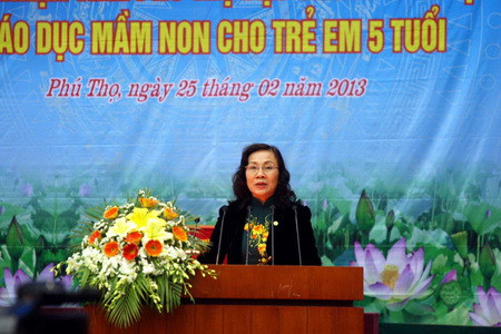 Thứ trưởng Bộ GD&ĐT Nguyễn Thị Nghĩa phát biểu tại lễ công bố Quyết định tỉnh Phú Thọ đạt chuẩn PCGD mầm non trẻ em 5 tuổi
