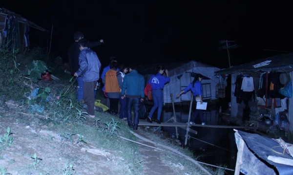 Đoàn Thanh niên NXBGDVN trao quà cho những mảnh đời khó khăn tại Hà Nội ảnh 5