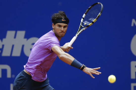 Rafael Nadal được mệnh danh là “Ông vua sân đất nện” Rafael Nadal được mệnh danh là “Ông vua sân đất nện”