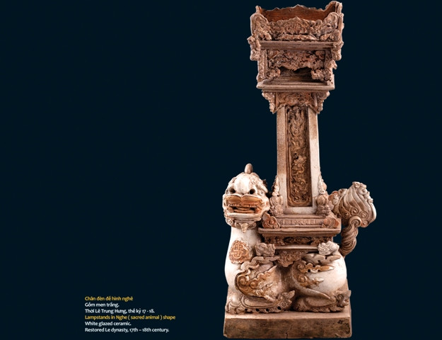 Chân đèn đế hình nghê, gốm men trắng, đời Lê Trung Hưng, thế kỳ 17, 18
