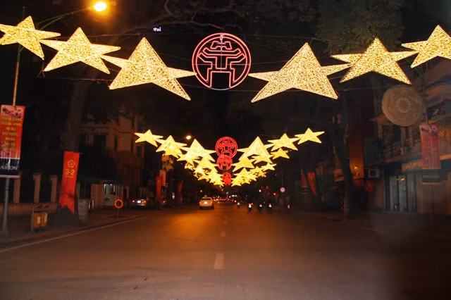 Bình yên đêm Hà Nội ngày cận Tết ảnh 5 Bình yên đêm Hà Nội ngày cận Tết ảnh 5