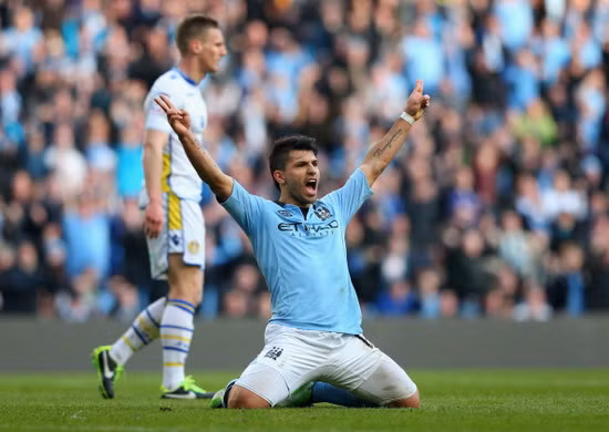 Sergio Aguero là người hùng của trận đấu