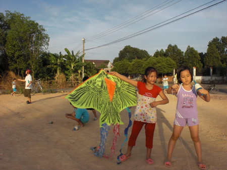 Cánh diều và tuổi thơ…