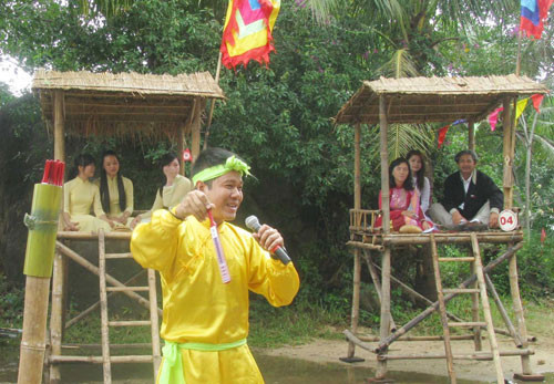 Hội đánh bài chòi cổ dân gian tại Bình Định Hội đánh bài chòi cổ dân gian tại Bình Định