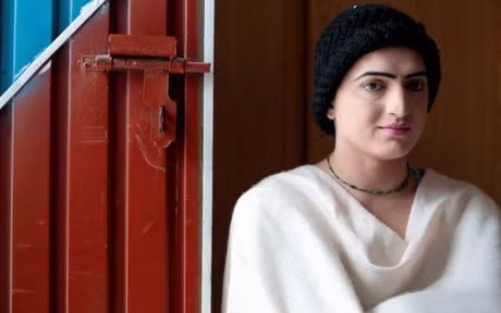 Dang sau moi cau noi 