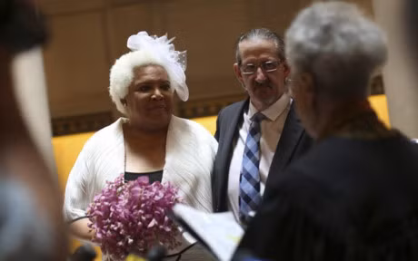 Dang sau moi cau noi 