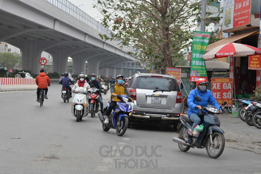 Việc quay đầu, cắt ngang qua lối dẫn xuống rất nguy hiểm, nguy cơ xảy ra tai nạn.