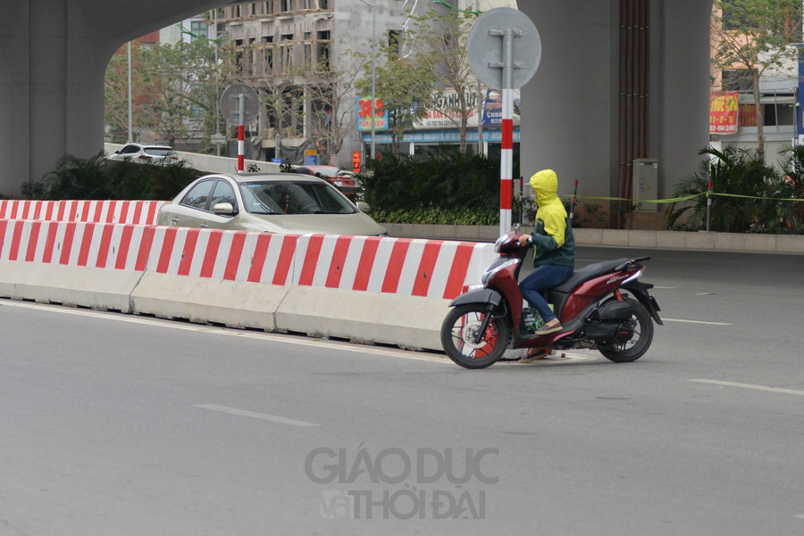 Trước đây điểm hiện tại là ngã tư Trần Cung – Phạm Văn Đồng – Cổ Nhuế, người dân chỉ cần đi qua ngã tư là có thể đi từ Trần Cung sang Cổ Nhuế