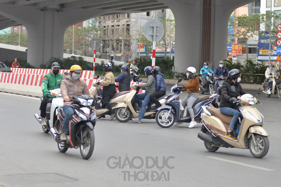 Hà Nội: Phương tiện " làm ngơ" biển báo, ngang nhiên quay đầu trên đường ảnh 1