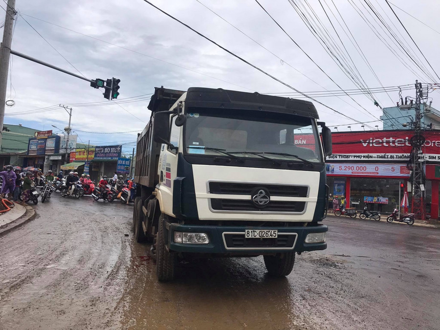 Hiện trường vụ tai nạn khiến nữ sinh lớp 12 tử vong.