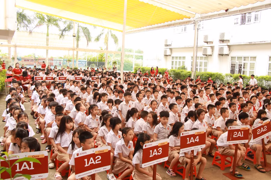 Trong năm học 2023-2024, thầy và trò Trường HNQT iSchool Hà Tĩnh đã giành được nhiều giải thưởng trong các cuộc thi trong nước và quốc tế như: Olympic Tin học quốc tế HKICO, Olympic Toán Singapore và Châu Á SASMO, Toán quốc tế Kangaroo, Olympic Tiếng Anh trên internet IOE, Cambridge, TOEFL, học sinh giỏi tỉnh, thành phố, Hội khoẻ Phù Đổng cấp tỉnh, Hội thi Tin học trẻ cấp tỉnh…