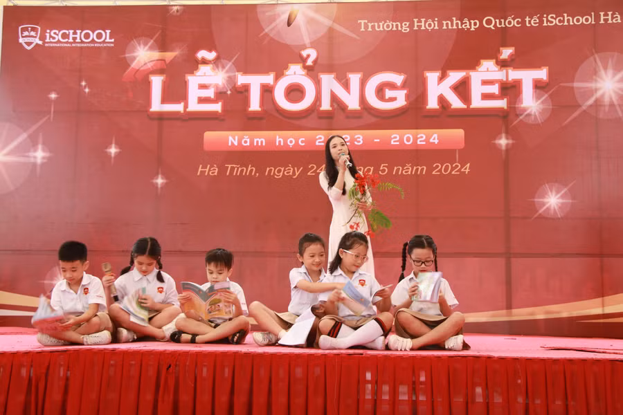 Trong năm qua, nhiều giáo viên được vinh danh như: Thầy Trần Đức Quân- 1 trong 10 gương mặt Nhà giáo trẻ tiêu biểu cấp tỉnh, vinh danh sáng kiến kinh nghiệm đạt hiệu quả áp dụng cấp cơ sở; cô Trần Thị Hương Giang đạt giải Nhất, cô Lê Thị Phúc đạt giải Ba cuộc thi The Best Teacher Competition cấp Tập đoàn; 24 giáo viên được công nhận là chuyên gia giáo dục sáng tạo Microsoft…