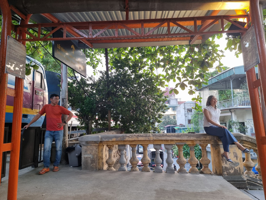 Được biết, vị trí của quán cafe Hỏa Xa trước đây là khu nhà cấp 4 và là phòng làm việc cho công nhân. Được biết, vị trí của quán cafe Hỏa Xa trước đây là khu nhà cấp 4 và là phòng làm việc cho công nhân.