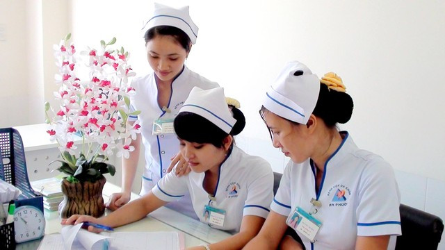 Nhân viên y tế trường học được hưởng phụ cấp 20%