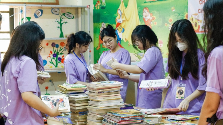 Dự án được xây dựng nên với các hoạt động chính: Triển lãm về sách kết hợp Gây quỹ quyên góp và Giảng dạy các kỹ năng sống cho các em học sinh. Dự án được xây dựng nên với các hoạt động chính: Triển lãm về sách kết hợp Gây quỹ quyên góp và Giảng dạy các kỹ năng sống cho các em học sinh.