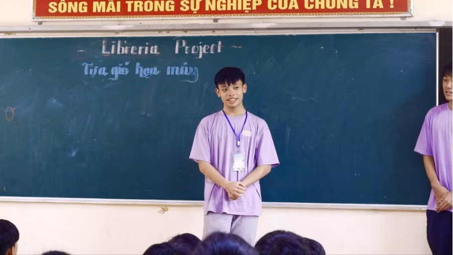 Bạn Trần Khánh An ( Trường THPT Chuyên Khoa học Xã hội và Nhân văn), Trưởng ban Truyền thông sự kiện “Tựa gió họa mây” chia sẻ về dự án.