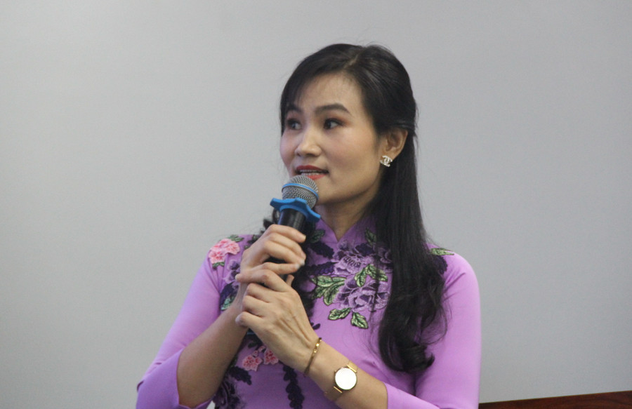 Cô Kiều Thị Thu Hiền về công tác tại Trường tiểu học Nhật Tân tự tin trình bày những đổi mới, sáng tạo trong công việc của mình.