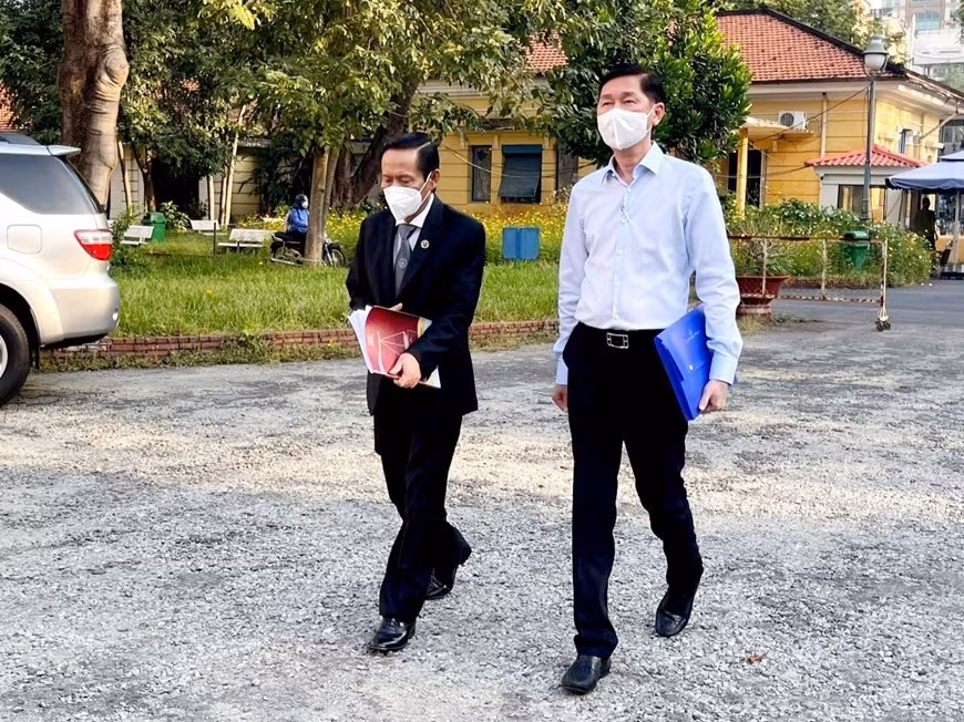 Nguyên Phó Chủ tịch UBND thành phố Hồ Chí Minh Trần Vĩnh Tuyến tới phiên toà xét xử. Ảnh: TTXVN