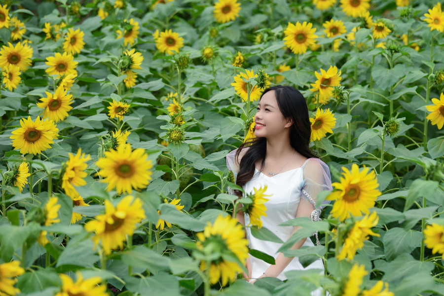 Theo Quỳnh, đây là cơ hội tốt giúp cô gặp gỡ, quen biết nhiều người bạn mới cũng như cải thiện kỹ năng mềm để trở nên tự tin hơn trước đám đông.