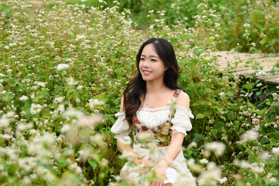 Không chỉ xinh đẹp, Như Quỳnh cũng khiến nhiều người ngưỡng mộ khi đạt được thành tích học tập đáng nể.