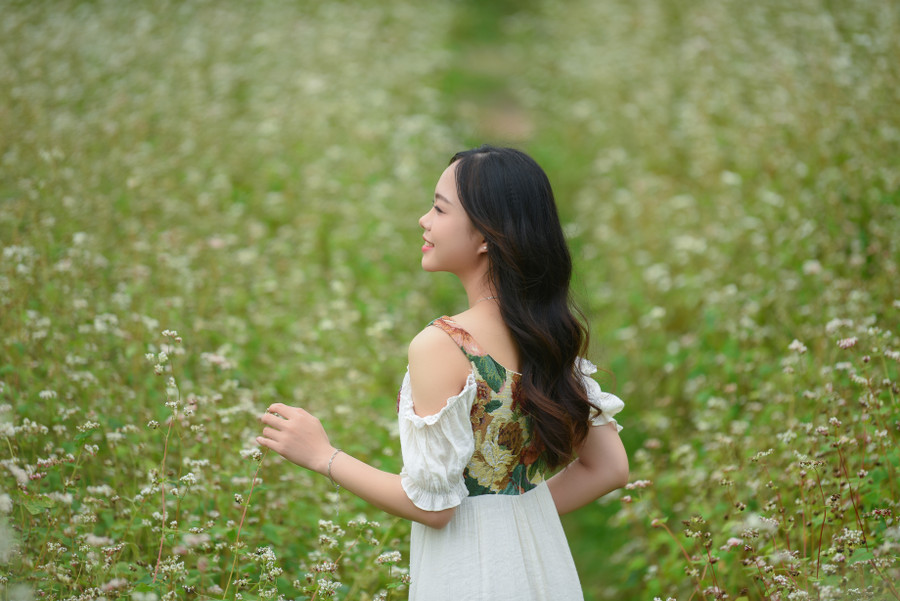 Không chỉ xinh đẹp, Như Quỳnh cũng khiến nhiều người ngưỡng mộ khi đạt được thành tích học tập đáng nể.