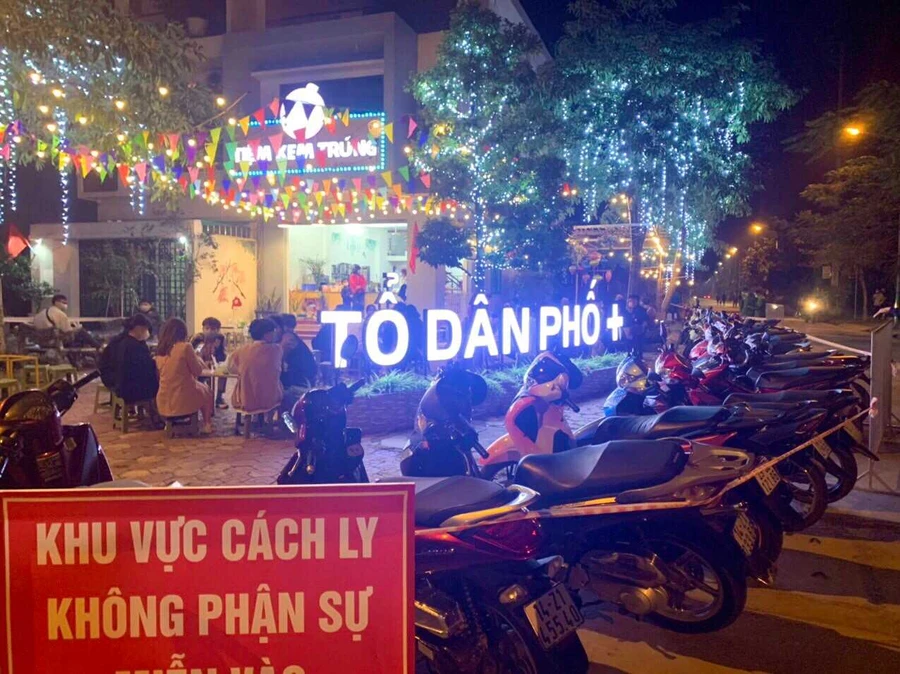 Quán trà tranh vi phạm quy định phòng chống dịch Covid-19