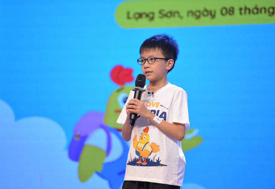 15 thí sinh có điểm cao nhất đã bước vào phần thi nói giao tiếp với giáo viên của EDUPIA. 15 thí sinh có điểm cao nhất đã bước vào phần thi nói giao tiếp với giáo viên của EDUPIA.