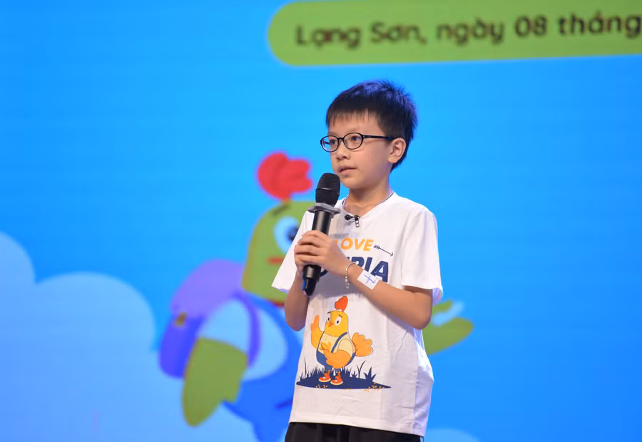 15 thí sinh có điểm cao nhất đã bước vào phần thi nói giao tiếp với giáo viên của EDUPIA.