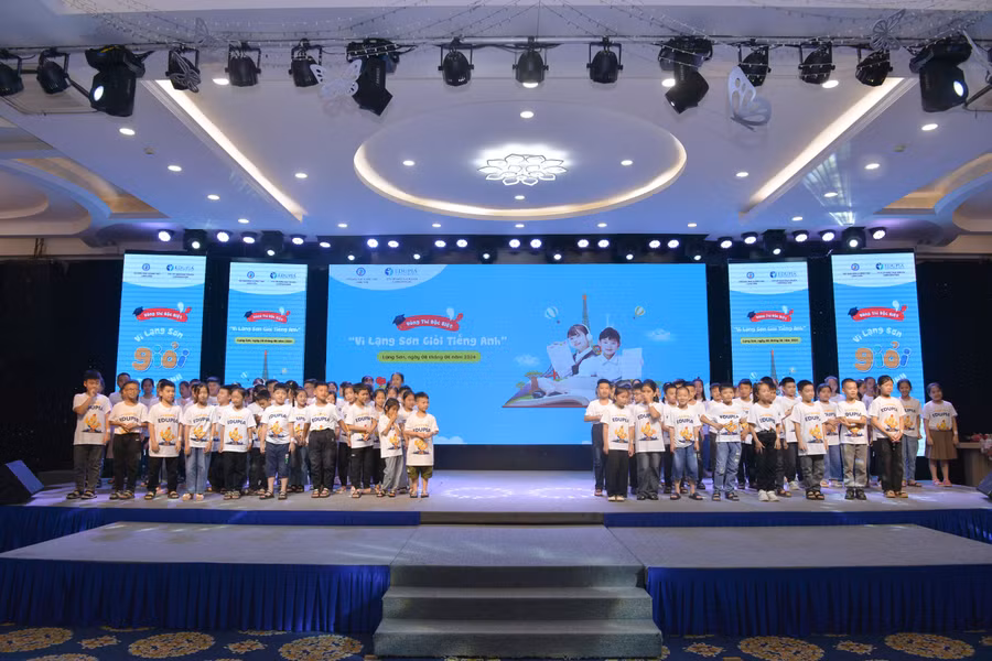 Tại cuộc thi các bạn học sinh còn được tham gia vào các trò chơi vui nhộn.