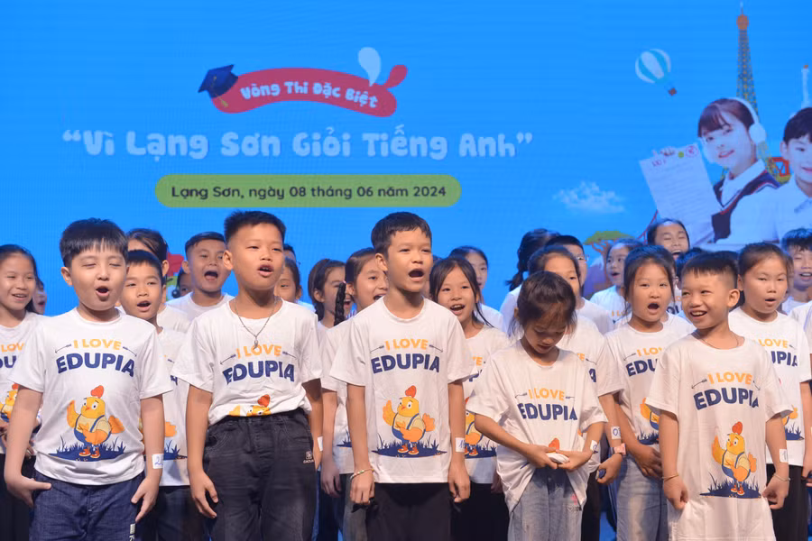 Tại cuộc thi các bạn học sinh còn được tham gia vào các trò chơi vui nhộn.