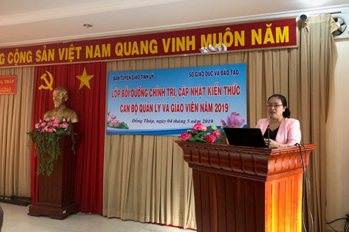 Đồng Tháp đổi mới việc cập nhật kiến thức cho cán bộ quản lý và giáo viên ảnh 2 Đồng Tháp đổi mới việc cập nhật kiến thức cho cán bộ quản lý và giáo viên ảnh 2