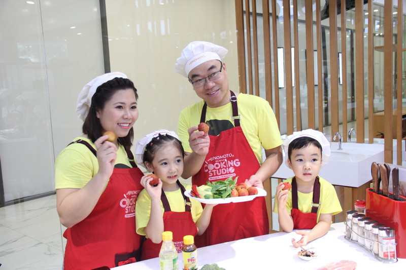 Hạnh phúc đơn giản là: Cả nhà cùng vào bếp