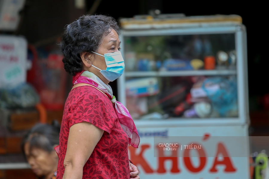 Nhịp sống Hà Nội lắng lại khi gió mùa về ảnh 9