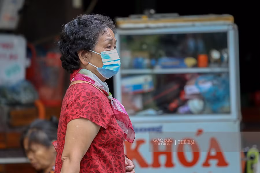 Nhịp sống Hà Nội lắng lại khi gió mùa về ảnh 9