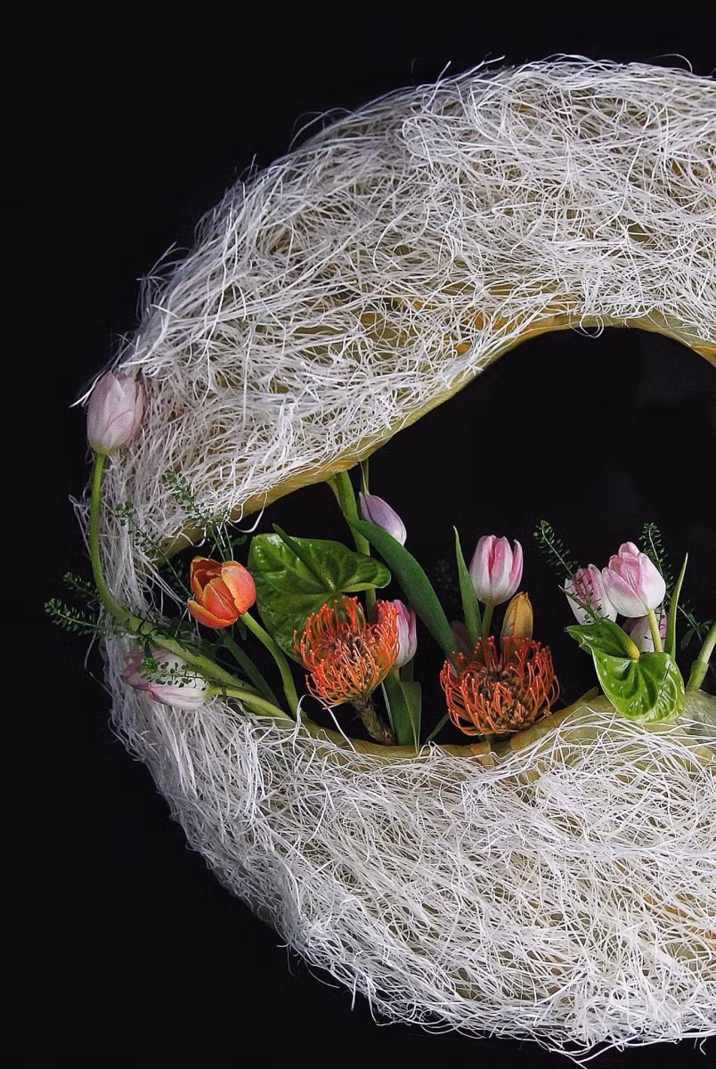 Anh nhớ lại, lúc tham gia Triển lãm Hoa và những người bạn ở Hà Nội, anh chọn chủ đề Hoả để thể hiện tài năng. Anh đã chuyển tải vào bộ tác phẩm của mình một thông điệp rằng con người luôn phải mạnh mẽ, nhưng sự mạnh mẽ bên ngoài đó phải có nền tảng vững chắc và chỗ dựa bên trong.