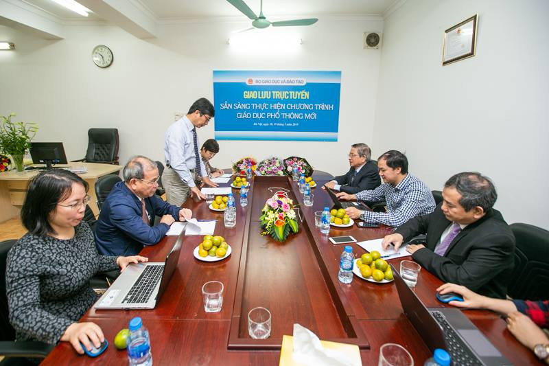 Toàn cảnh buổi giao lưu trực tuyến “Dạy học Lịch sử và Địa lý trong chương trình giáo dục phổ thông mới”.