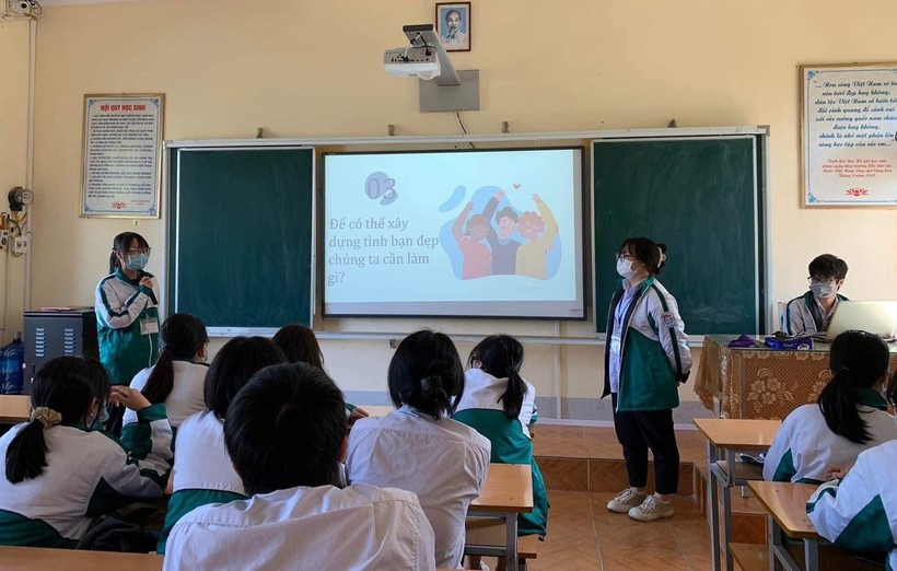 Luật Nhà giáo là động lực để thầy cô thêm gắn bó với tình yêu nghề. Luật Nhà giáo là động lực để thầy cô thêm gắn bó với tình yêu nghề.