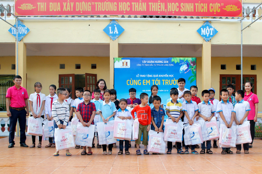 Các em học sinh trường Tiểu học Hưng Đạo, Chí Linh, Hải Dương Các em học sinh trường Tiểu học Hưng Đạo, Chí Linh, Hải Dương