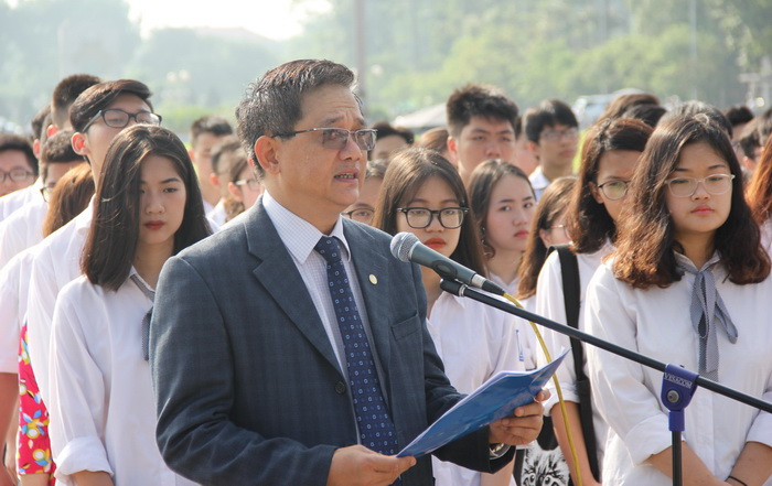 Ông Phạm Xuân Tiến - Phó Giám đốc Sở GD&ĐT Hà Nội phát biểu tại Lễ báo công Ông Phạm Xuân Tiến - Phó Giám đốc Sở GD&ĐT Hà Nội phát biểu tại Lễ báo công