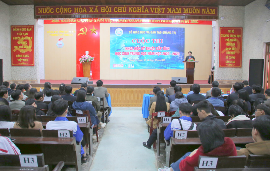 Cuộc thi KHKT năm học 2022-2023 có hơn 100 đề tài của học sinh tham gia.