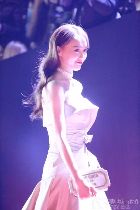 Duong Mich, Duong Yen long lay do dang voi dan my nhan Hoa ngu - Anh 2