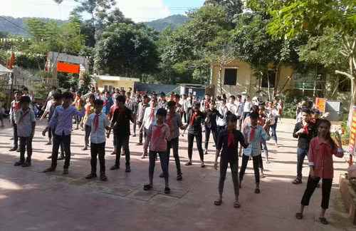 Tập lại tiết mục đồng diễn để biểu diễn cho ngày mai