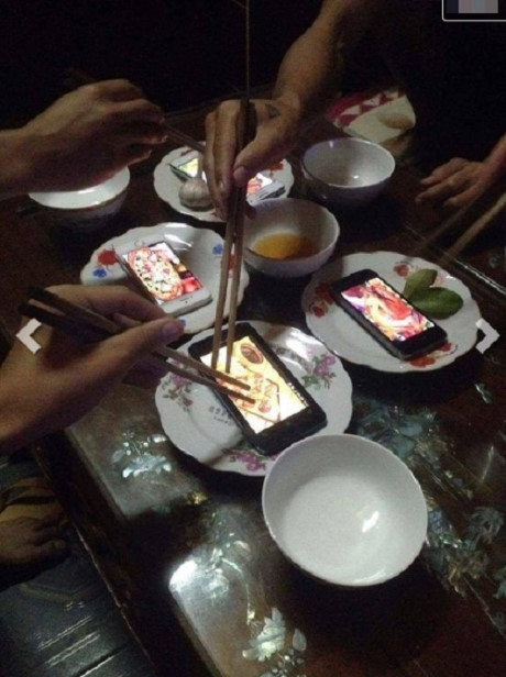 Hài hước những bữa cơm cuối tháng cộp mác sinh viên - Ảnh 4 Hai huoc nhung bua com cuoi thang cop mac sinh vien - Anh 4