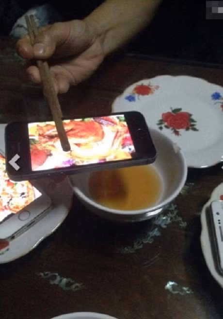 Hai huoc nhung bua com cuoi thang cop mac sinh vien - Anh 7