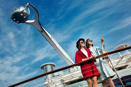 Hoa hau My Linh, A hau Thanh Tu tuyet xinh don nang ruc ro tren du thuyen - Anh 9