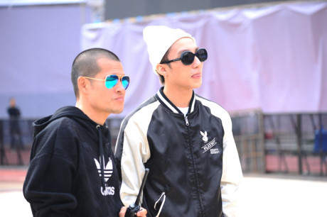 Hình ảnh hiếm hoi Sơn Tùng và nhạc sĩ Huy Tuấn chuyện trò - Ảnh 5 Hinh anh hiem hoi Son Tung va nhac si Huy Tuan chuyen tro - Anh 5