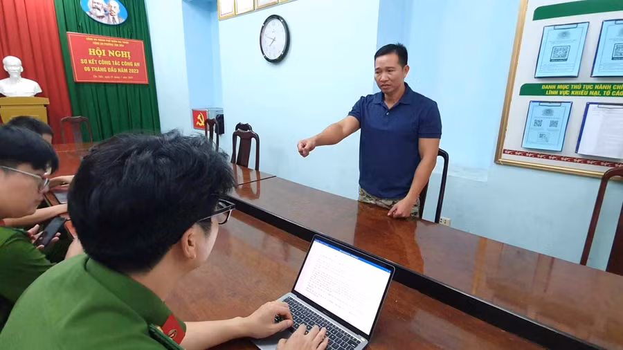 Vũ Xuân Thụy tại cơ quan điều tra - Ảnh: SĐ.